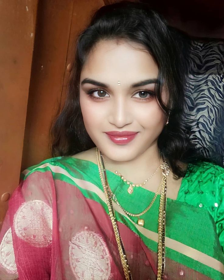 खूबसूरत तलाकशुदा महिला